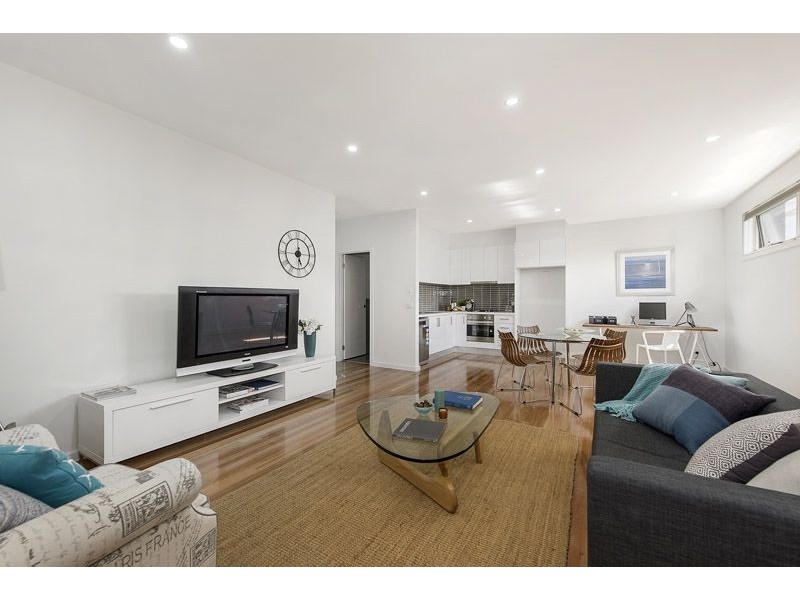 2/33 William Street, Glenroy VIC 3046