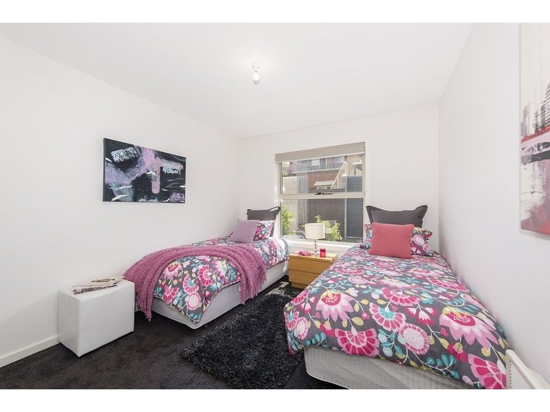 2/33 William Street, Glenroy VIC 3046