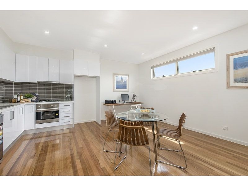 2/33 William Street, Glenroy VIC 3046