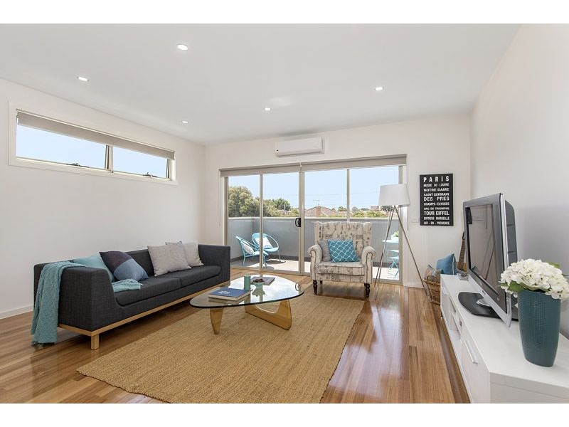 2/33 William Street, Glenroy VIC 3046