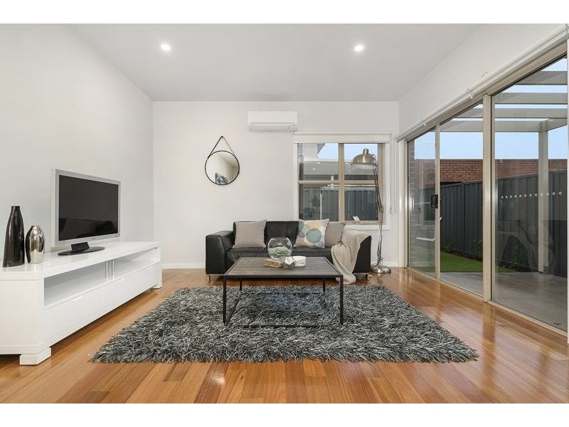 2/74 Belair Avenue, Glenroy VIC 3046