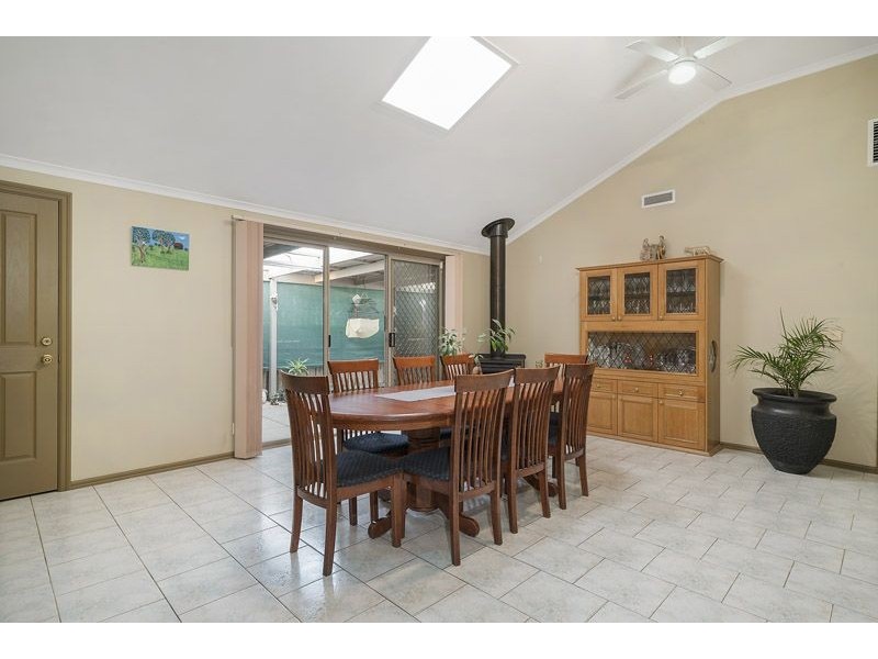 62 Dowding Close, Fawkner VIC 3060