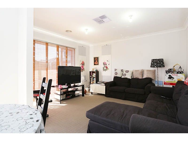 3/33 Gladstone Parade, Glenroy VIC 3046