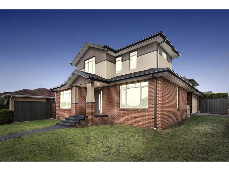 14 Summit Avenue, Oak Park VIC 3046