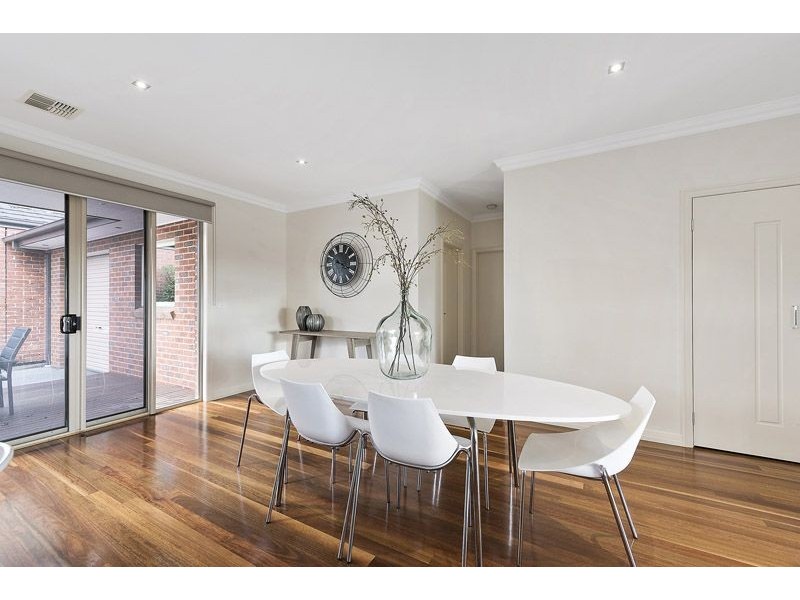 14 Summit Avenue, Oak Park VIC 3046