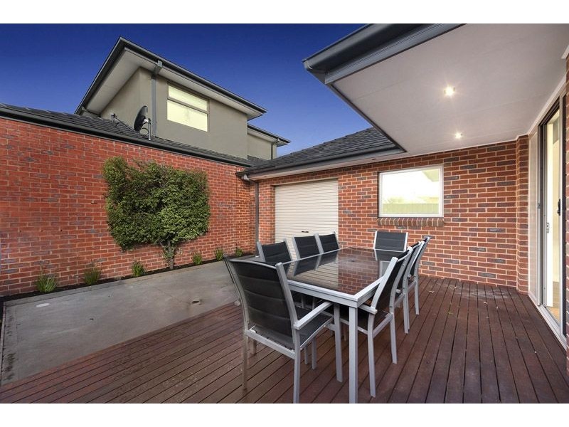14 Summit Avenue, Oak Park VIC 3046