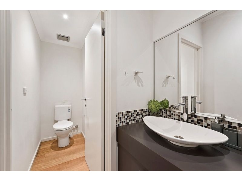 2/54 Watt Avenue, Oak Park VIC 3046