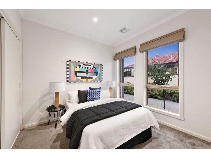 2/54 Watt Avenue, Oak Park VIC 3046