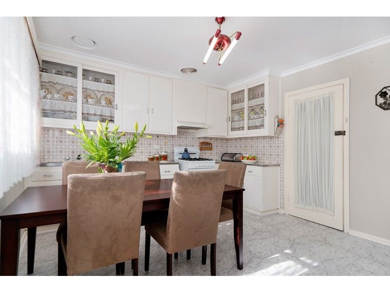 16 Valley Crescent, Glenroy VIC 3046