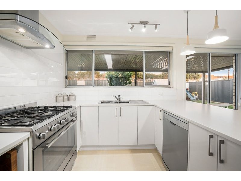 106 Outlook Drive, Glenroy VIC 3046