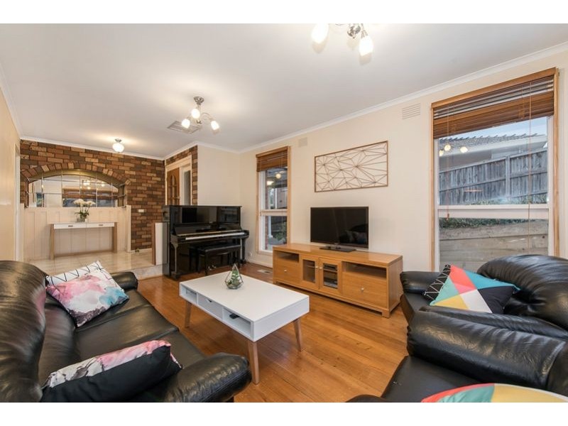 30 Valley Crescent, Glenroy VIC 3046