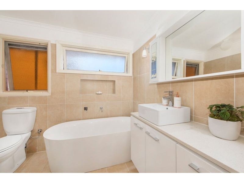 30 Valley Crescent, Glenroy VIC 3046