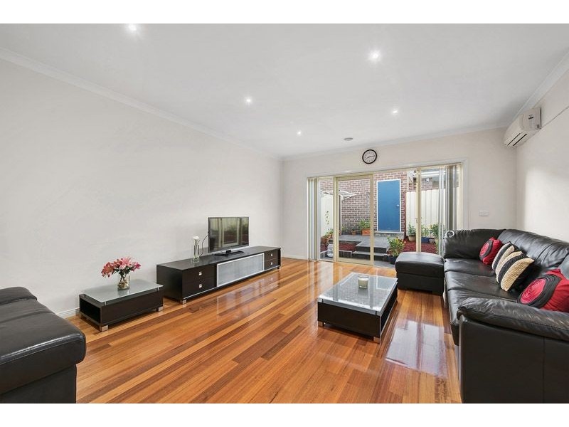 1/30 Gladstone Parade, Glenroy VIC 3046