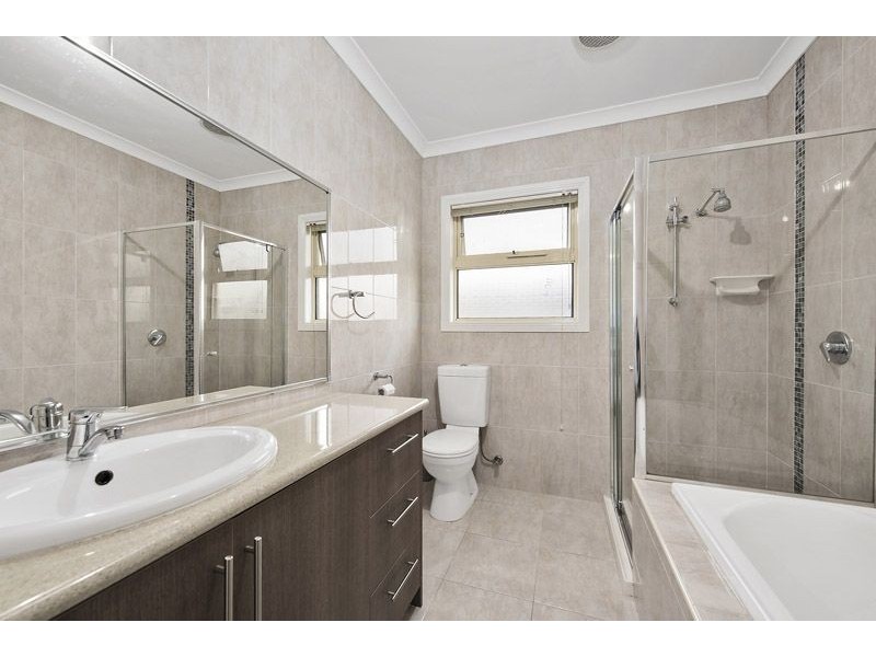 1/30 Gladstone Parade, Glenroy VIC 3046