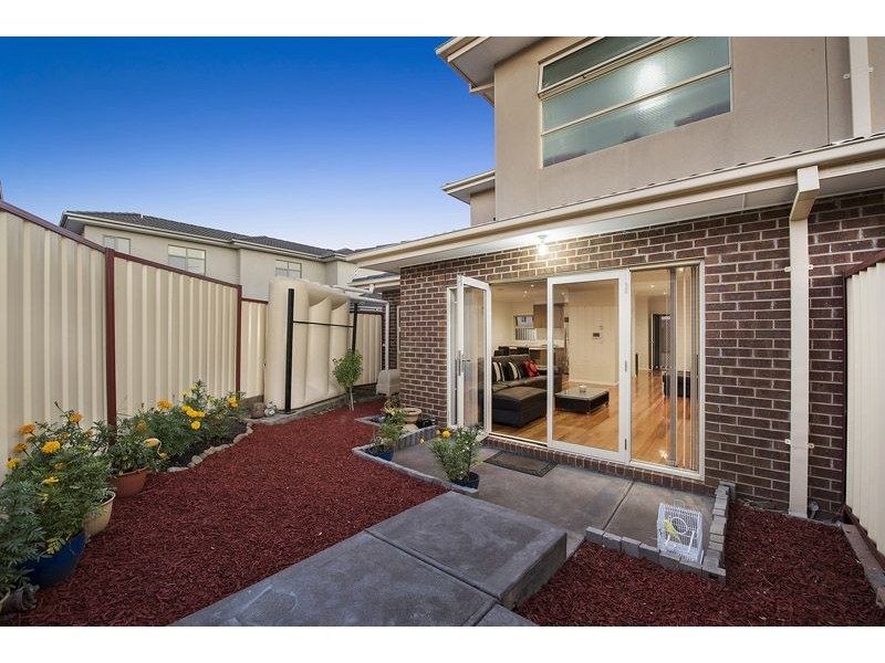 1/30 Gladstone Parade, Glenroy VIC 3046