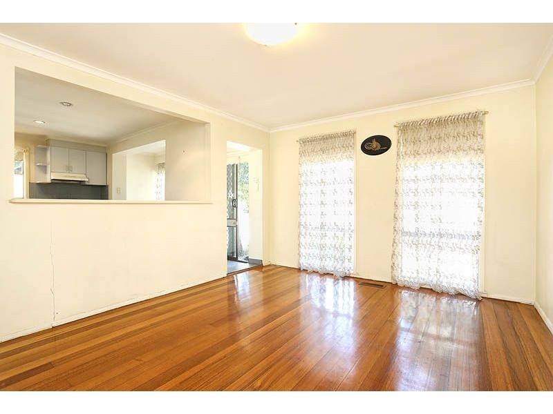 18 Bushfiled Cres, Coolaroo VIC 3048