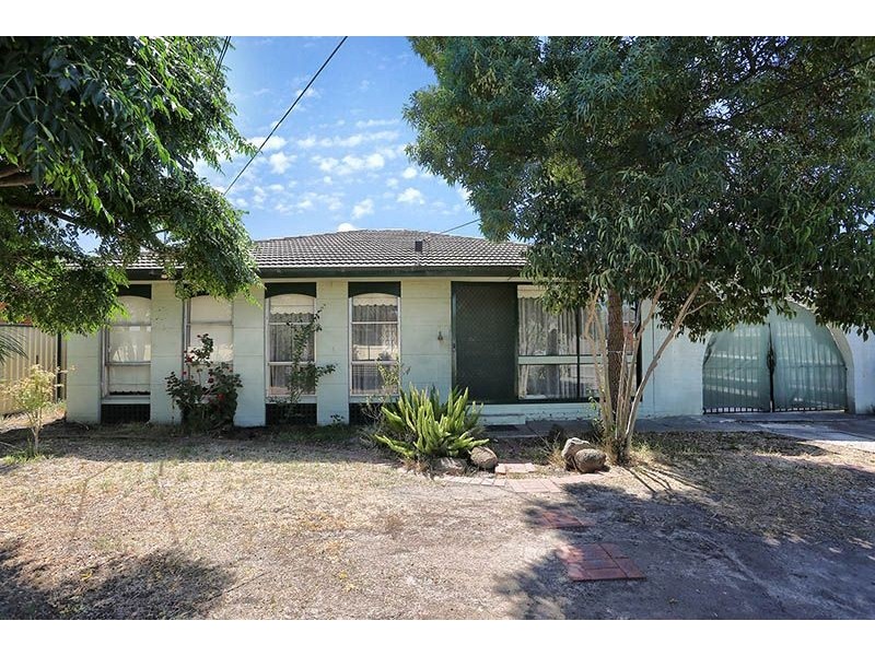 18 Bushfiled Cres, Coolaroo VIC 3048