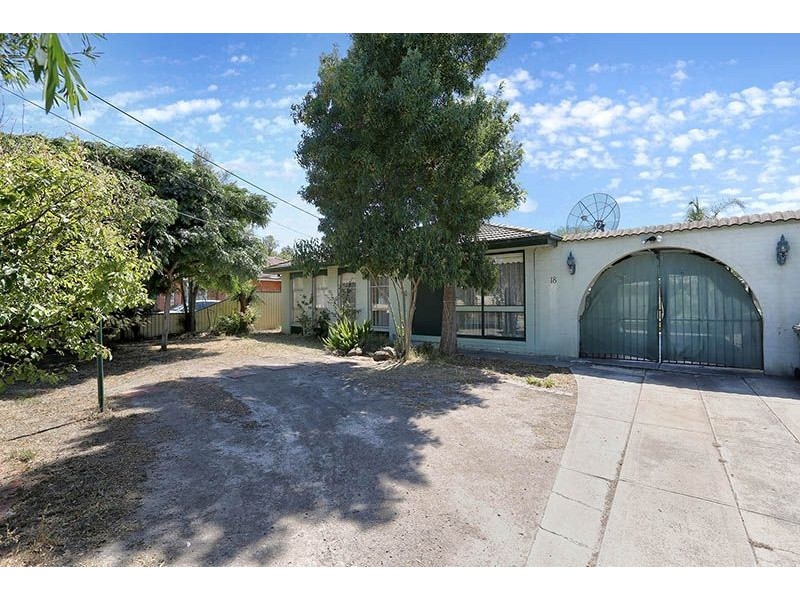 18 Bushfiled Cres, Coolaroo VIC 3048
