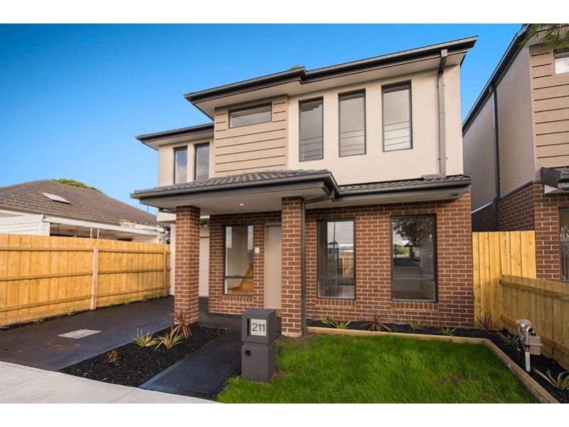 211 & 211A Hilton Street, Glenroy VIC 3046