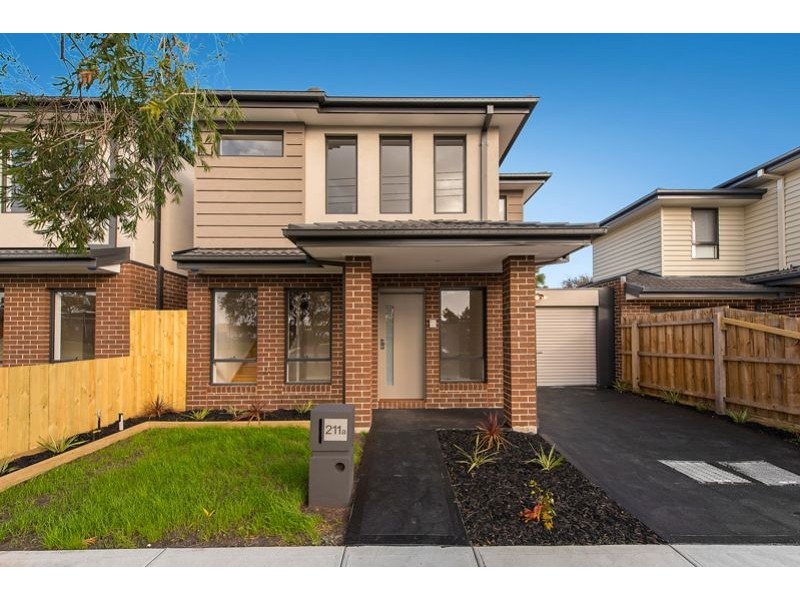 211 & 211A Hilton Street, Glenroy VIC 3046