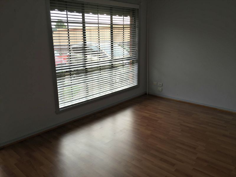 2/14 Nicholson Crescent, Meadow Heights VIC 3048