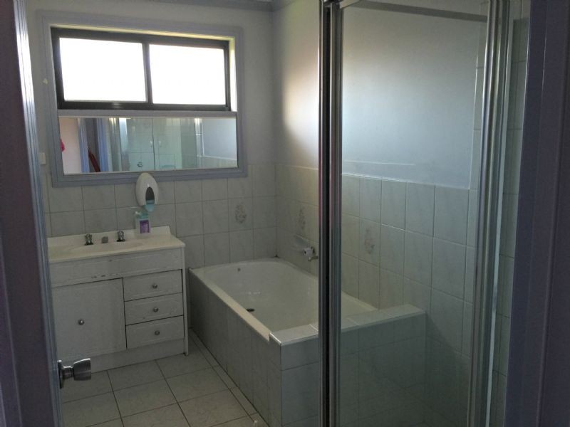 2/14 Nicholson Crescent, Meadow Heights VIC 3048