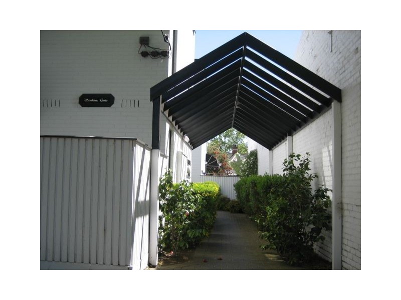 2/86 Rankins Road, Kensington VIC 3031