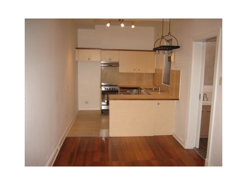 11/32 Queens Road, Melbourne VIC 3004