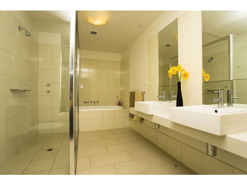 713/60 Siddeley Street, Docklands VIC 3008