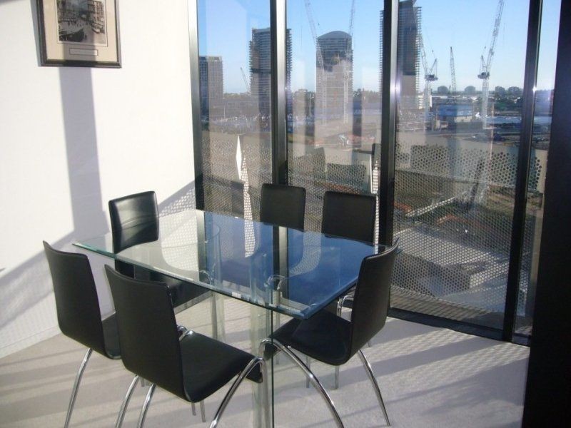 709/18 Waterview Walk, Docklands VIC 3008