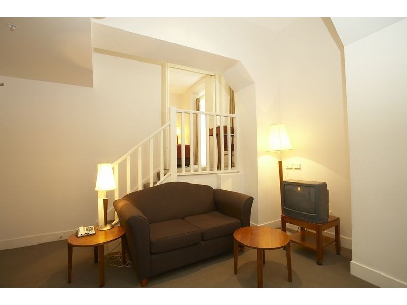 11/18 Bank Place, Melbourne VIC 3000