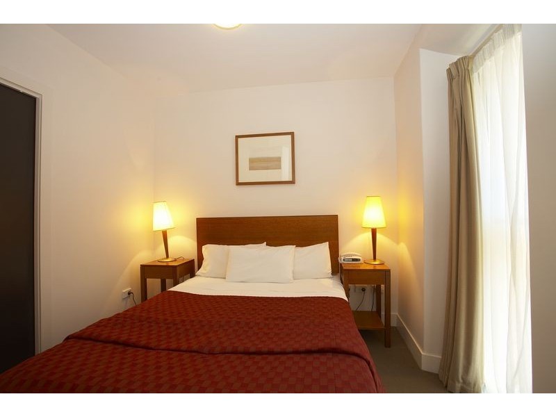 11/18 Bank Place, Melbourne VIC 3000