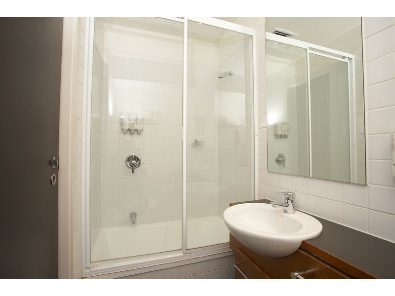 11/18 Bank Place, Melbourne VIC 3000