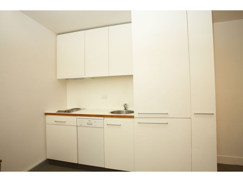 11/18 Bank Place, Melbourne VIC 3000