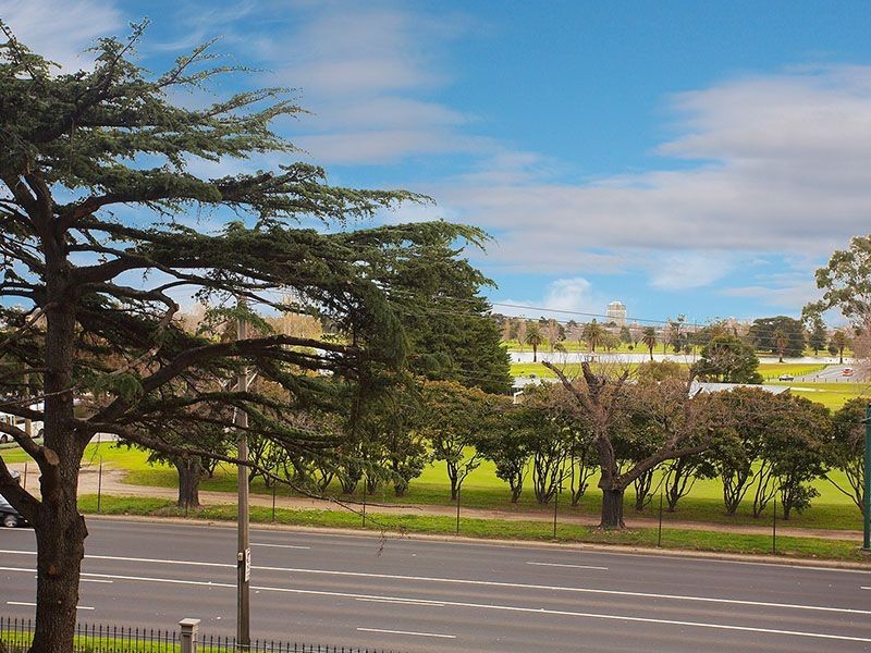 212/55 Queens Road, Melbourne VIC 3004