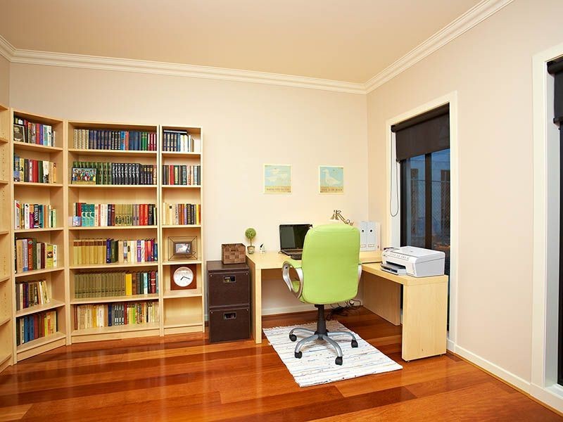 5 Sand Drift Walk, Sanctuary Lakes VIC 3030