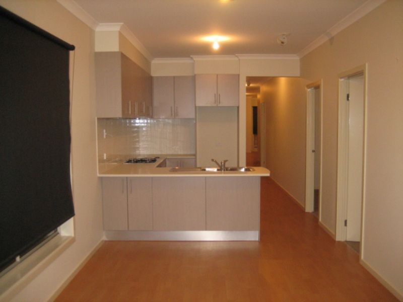 2/10 Halladale Ave, Wyndham Vale VIC 3024