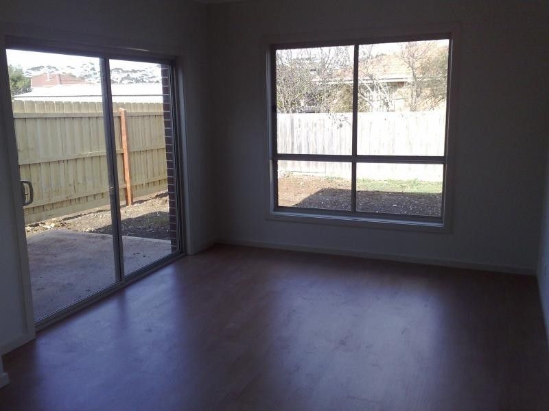 2/10 Halladale Ave, Wyndham Vale VIC 3024
