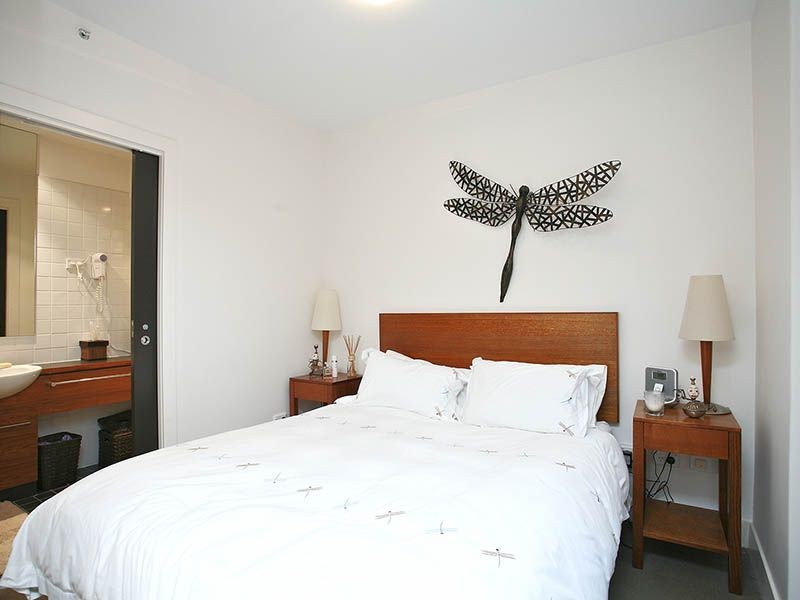 101/18 Bank Place, Melbourne VIC 3000