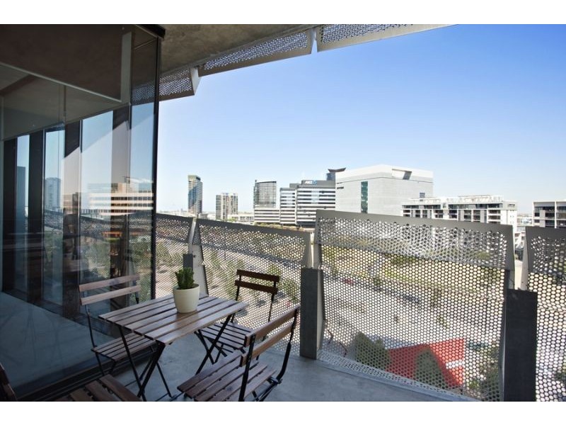 709/18 Waterview Walk, Docklands VIC 3008