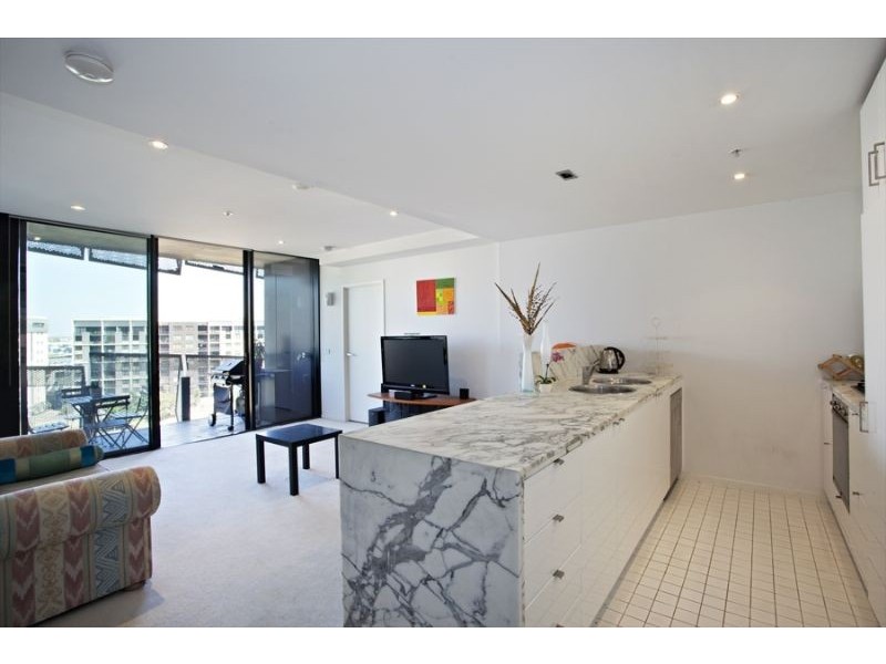 709/18 Waterview Walk, Docklands VIC 3008