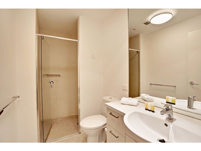 1004/15 Caravel Lane, Docklands VIC 3008