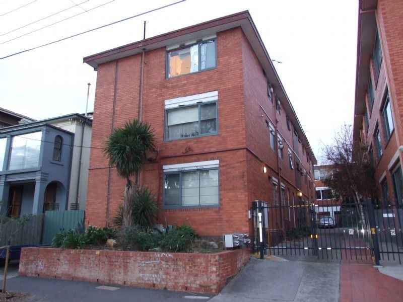 8/64 Grey Street, St Kilda VIC 3182