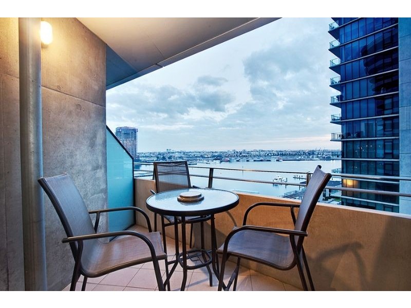 1004/15 Caravel Lane, Docklands VIC 3008