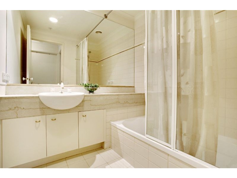 2/88 Park Street, South Melbourne VIC 3205