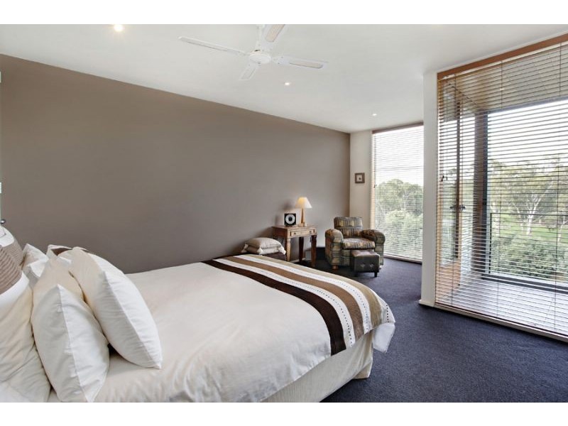 8 Yarra Bank Court, Abbotsford VIC 3067