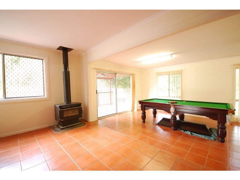 77 HARDWOOD RD, Landsborough QLD 4550