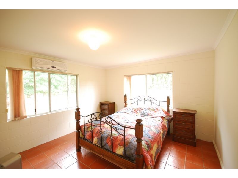 77 HARDWOOD RD, Landsborough QLD 4550