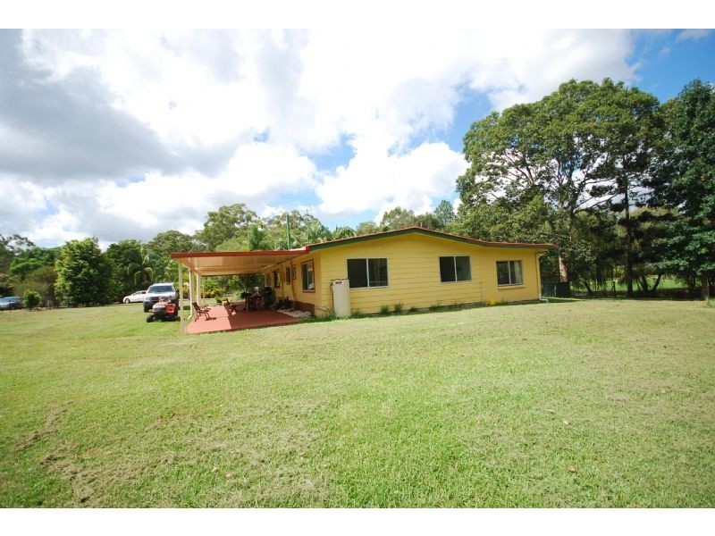 77 HARDWOOD RD, Landsborough QLD 4550