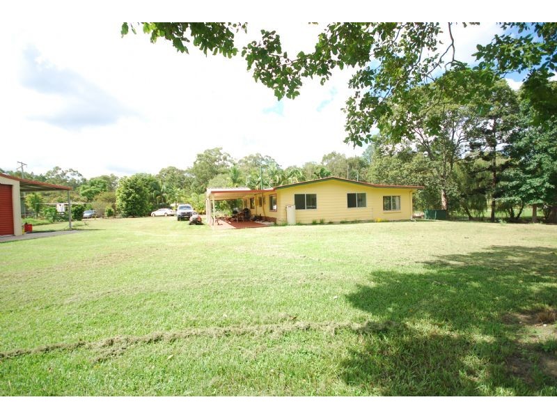 77 HARDWOOD RD, Landsborough QLD 4550